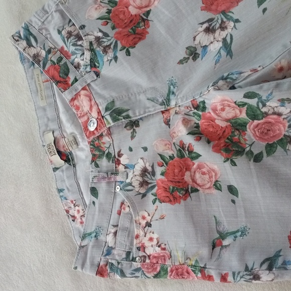 Vintage America Light Blue Floral & Hummingbird Print Boho Skinny Ankle Jeans - Picture 6 of 12